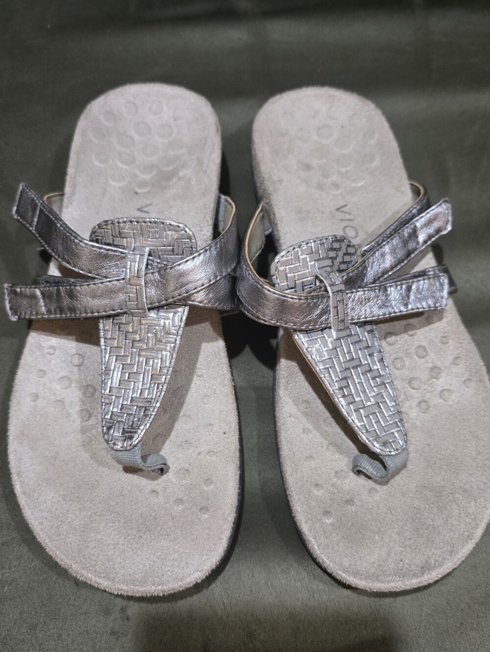 Vionic Silver Karley Geo Sandals Size 6.5